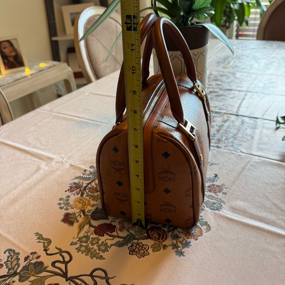 MCM Preowned cognac Leather Bag with Gold embossed hardware. - Picture 12 of 15